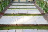 Oblong paved areas. RHS Chelsea Flower Show 2010 