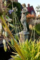 Figurative water fountain - Wilkins Pleck, Newcastle-under-Lyme, Staffordshire, NGS