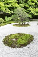 A karesansui or dry rock garden, Tenju-an, subtemple of Nanzen-ji - Nanzen-ji, Kyoto, Japan
