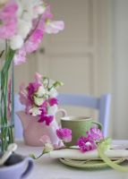 Table setting with Lathyrus - Sweet Peas