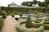 Formal Pond and knot garden - Barnsdale Gardens
 