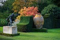 Bronze Borghese Gladiator, large Spanish sherry Jar and topiary, Highgrove Garden, October, 2007. 