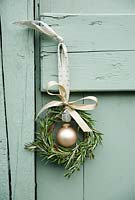 Step-by-step -  Rosemary covered wreath - added gold bauble and ribbon for Christmas 