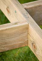 Constructing a circular deck - wooden noggins between wooden joists for decking