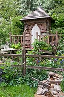 Fever-Tree’s Tree House Garden by Stephen Hall at RHS Chelsea Flower Show 2011