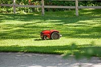 Lawn mower roboter