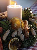 Fragrance - Advent wreath of Abies procera ( Noble Fir ), Buxus ( Buchs ), Pinus