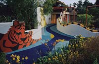Hampton Court FS 1998 Design Sarah Eberle Child safe garden with decorated and painted hard surfaces