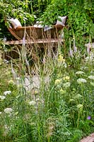 Perennial border in white and yellow color tones