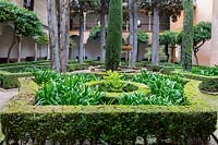 Jardines de Daraxa  courtyard with formal box-edged geometric beds, Palacios Nazaries - Nasrid Palaces, the Alhambra, Granada.
