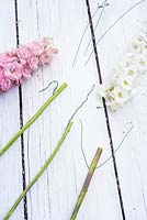 Floral bunting DIY - step by step wiring the flowers