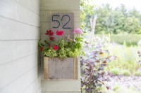House number planter