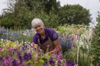 Fiona Porter picking cut flowers at Cotswold Country Flowers.