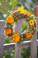 Wreath made of pot marigold, signet marigold and Agastache rugosa.