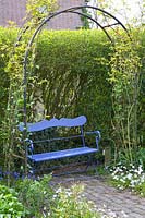 Seating in the spring garden 