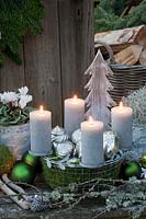 Advent wreath in a wire basket 