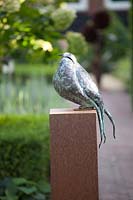 Bird sculpture 